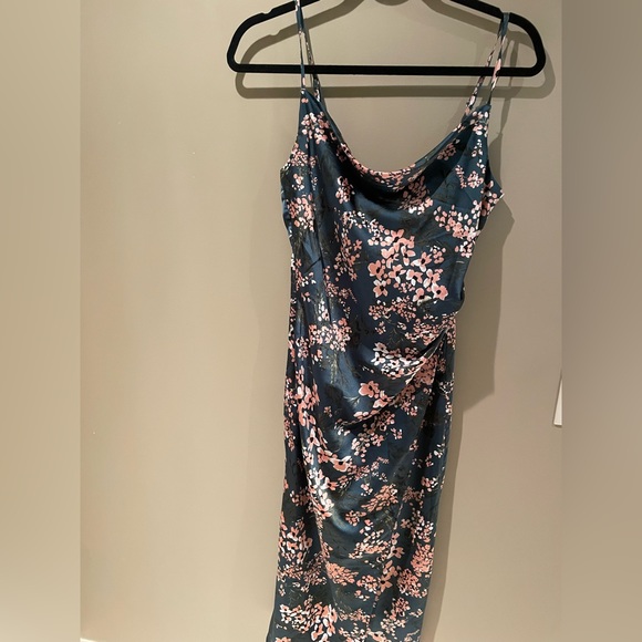 Flower Dress - Picture 2 of 4